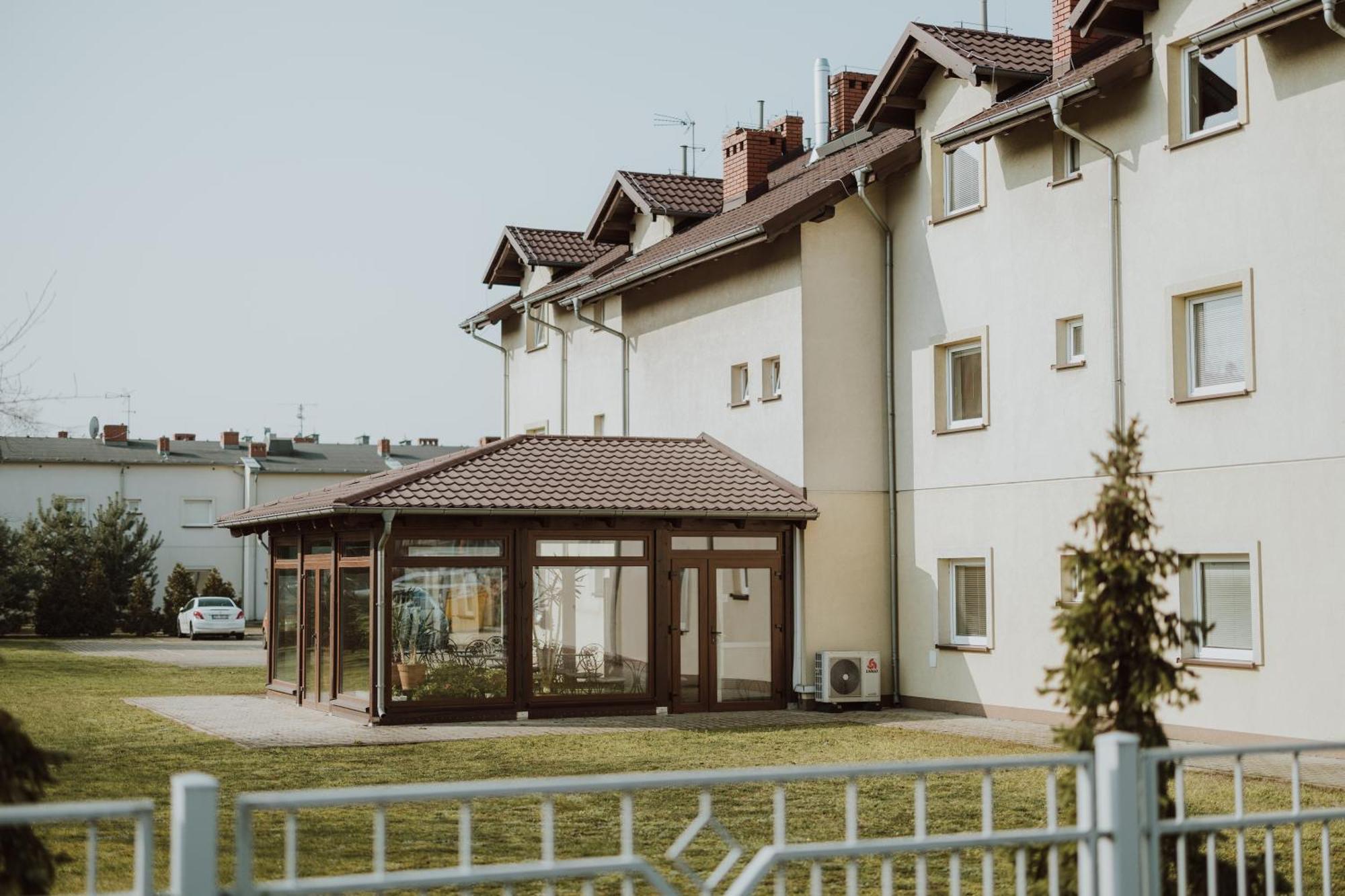 Leo Hostel Poznań Buitenkant foto