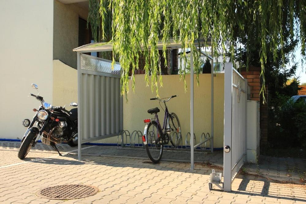 Leo Hostel Poznań Buitenkant foto