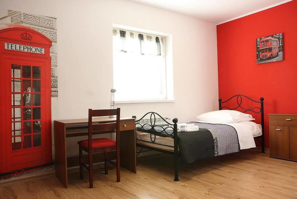 Leo Hostel Poznań Buitenkant foto